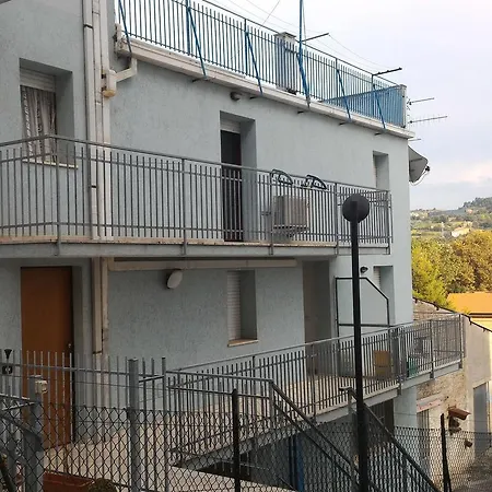 شقة La Casa Del Darda 2 *